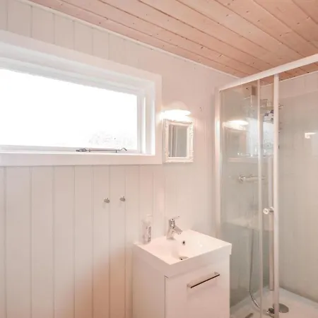 Three-bedroom Holiday In Vaggerlose