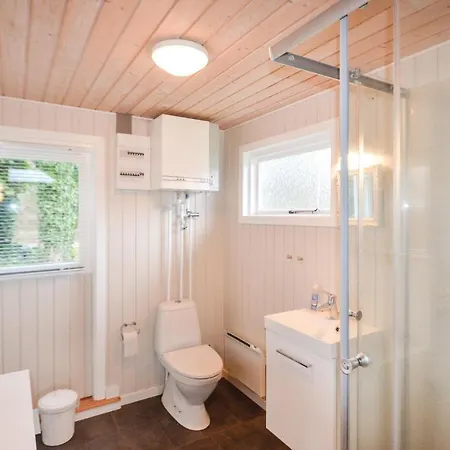 Vakantiehuis Three-bedroom Holiday In Vaggerlose *
